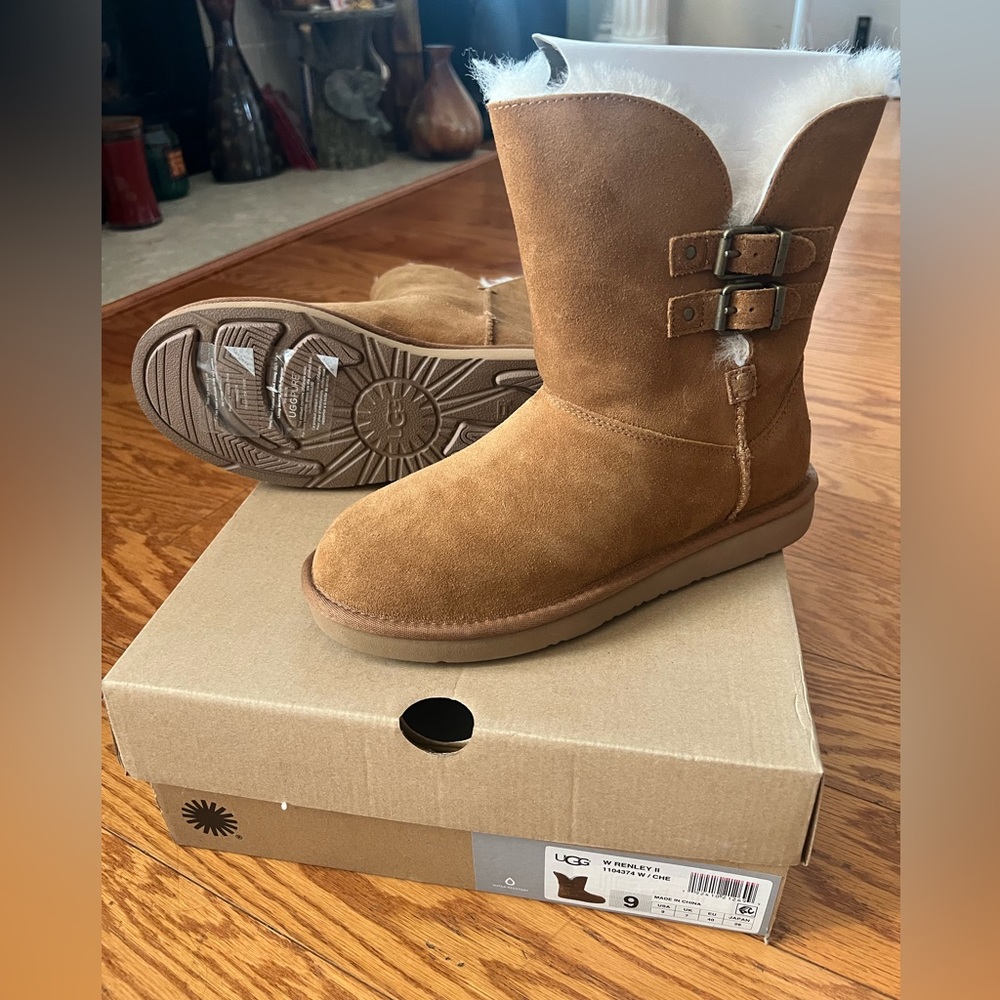 UGG RENLEY II Tan Boots Size 9 NWT